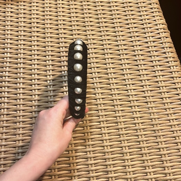 Velvet and Pearl Headband - Picture 2 of 2